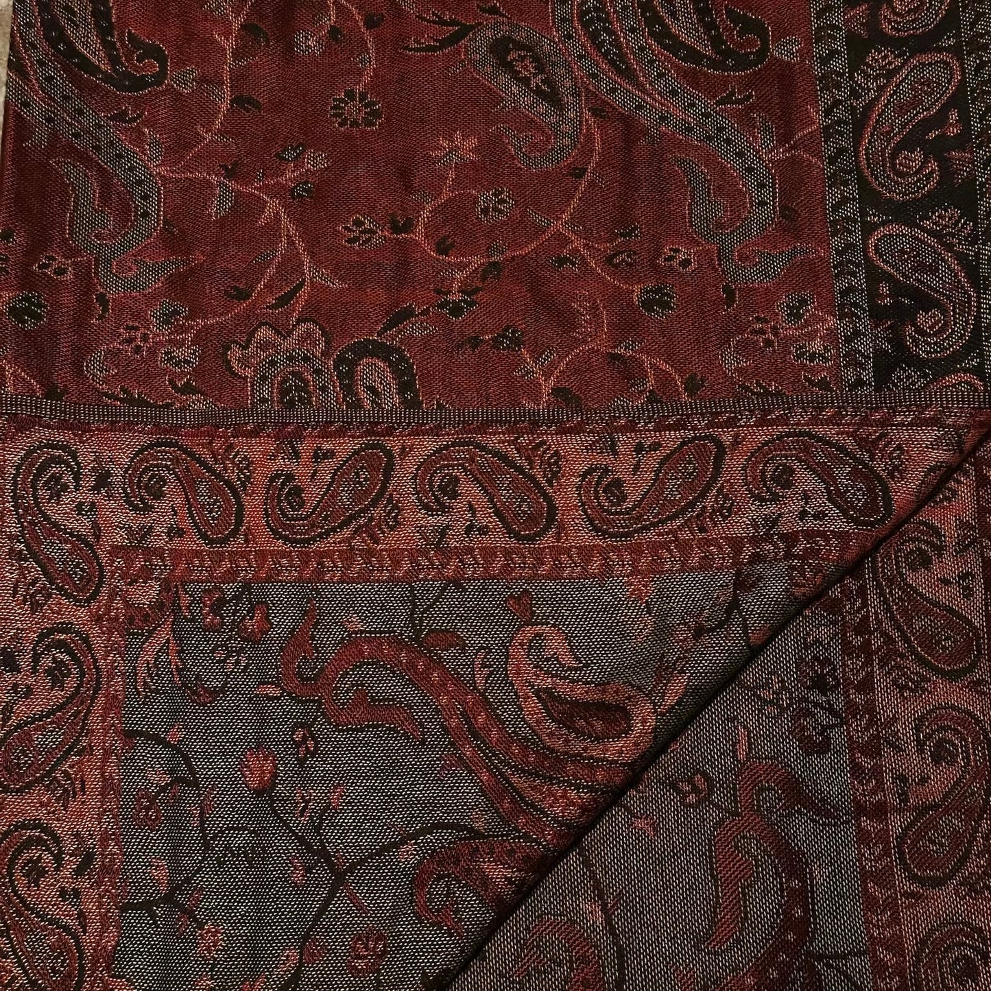 Paisley Pashmina Fashionable and elegant print. Luxury Hijabs from Hana Hijabs UK.