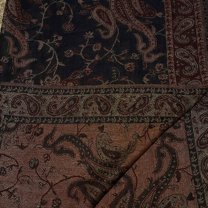 Fashionable and elegant print. Luxury Hijabs from Hana Hijabs UK.