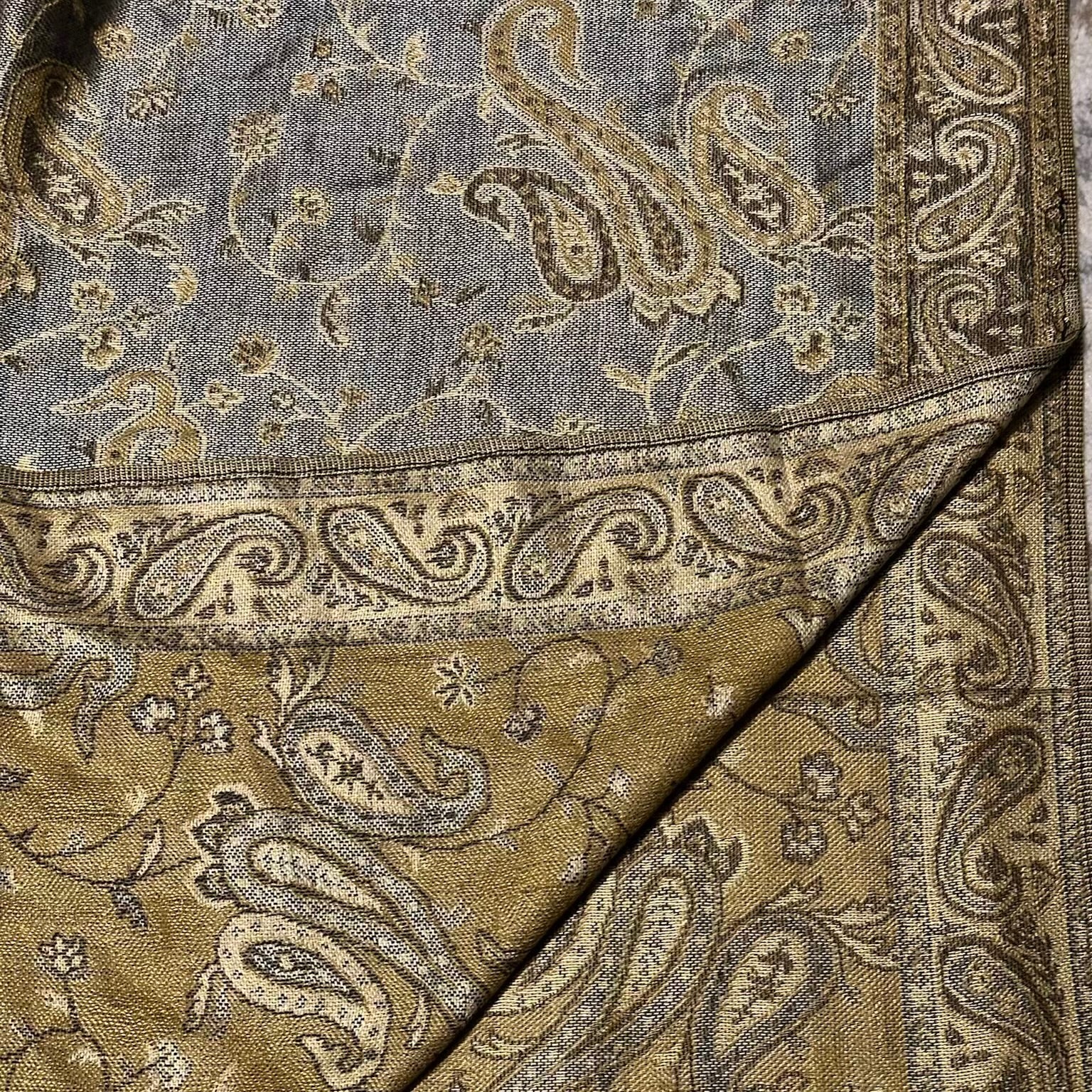 Paisley Pashmina  in different colour choices. Fashionable and elegant print. Luxury Hijabs from Hana Hijabs UK.